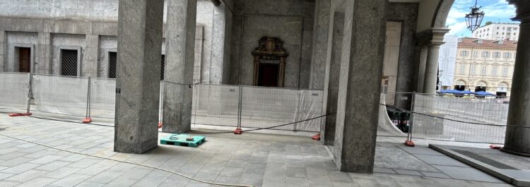 Torino – Via Roma / Piazza CLN – Pavimentazione in Diorite Piemonte