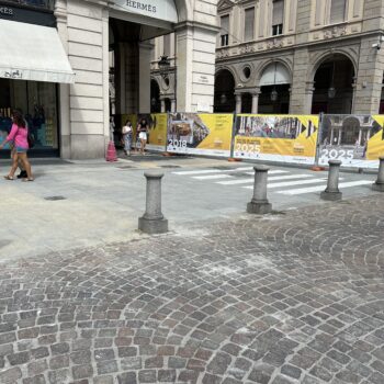 Torino – Via Roma/Piazza San Carlo – Pavimentazione in Diorite Piemonte  e Bianco Carrara
