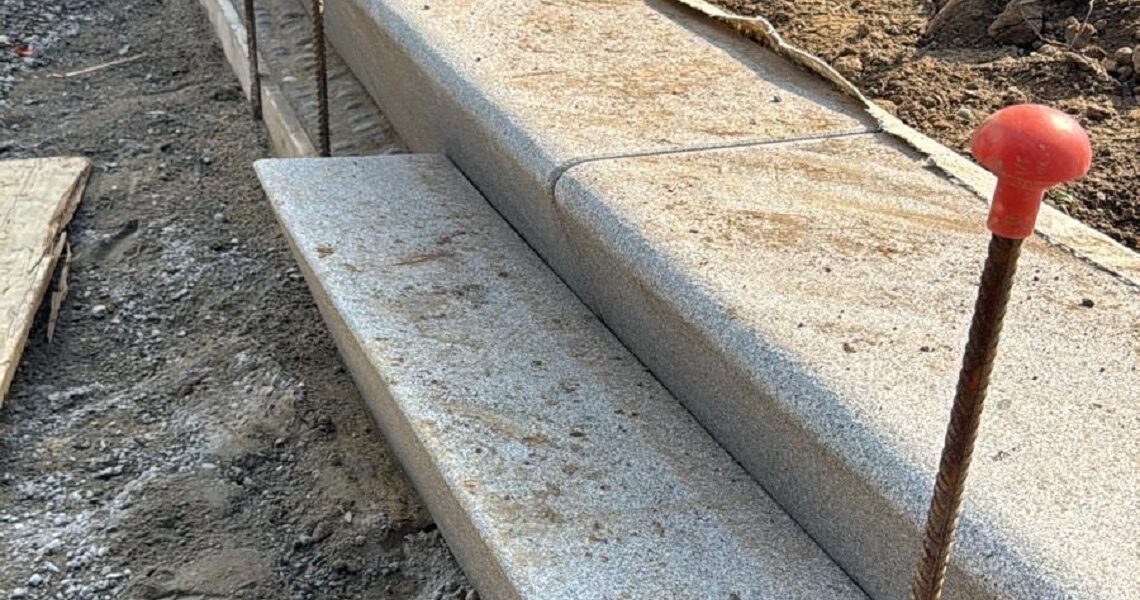 Parco del Valentino – Torino – Panche in Diorite Piemonte Chiara