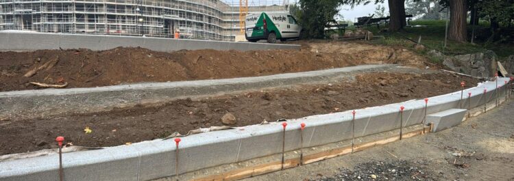 Parco del Valentino – Torino – Panche in Diorite Piemonte Chiara