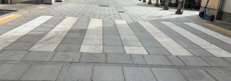 Torino – Via Roma ang. Piazza San Carlo – Diorite Piemonte e Bianco Carrara