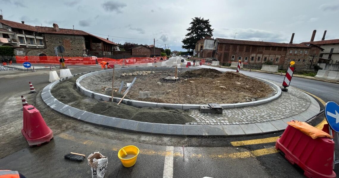 Castellamonte fraz. Spineto – fornitura Cordoli e Cubetti in Diorite Piemonte Chiara