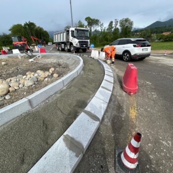 Castellamonte fraz. Spineto – fornitura Cordoli e Cubetti in Diorite Piemonte Chiara